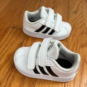 Like new adidas grand court toddler shoes